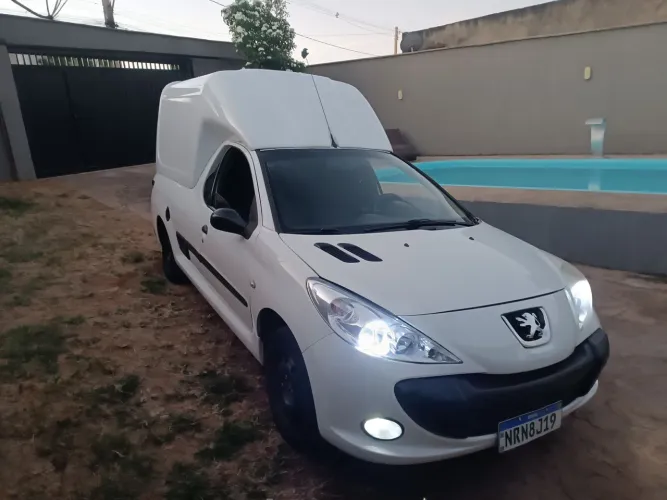 Peugeot Hoggar X-line 1.4 Flex 8V 2P 2012