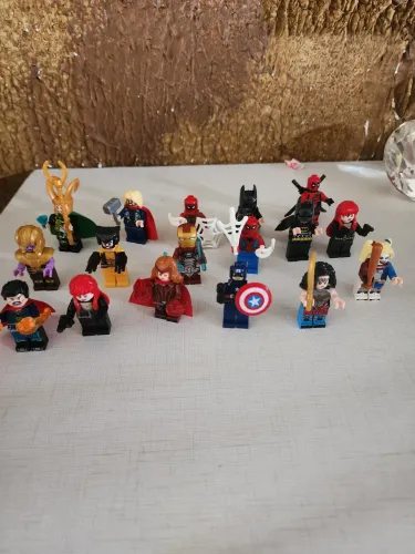 LEGO SUPER HEROIS (réplica)