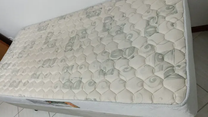 Cama box+colchão (solteiro)