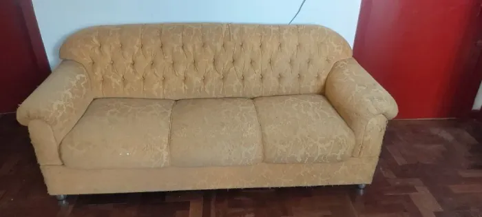 Sofá usado mas muito confortável