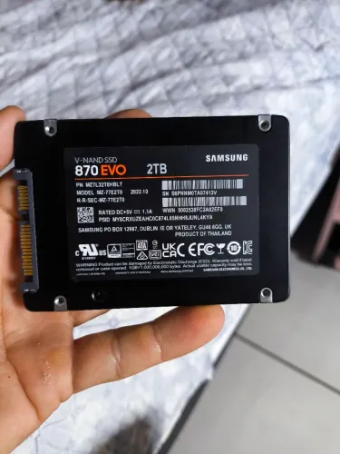 SSD Samsung 870 EVO 2TB ORIGINAL <br><br><br><br>+7<br>O SSD Samsung 870 EVO de 2TB (modelo MZ-77E2T0B/AM