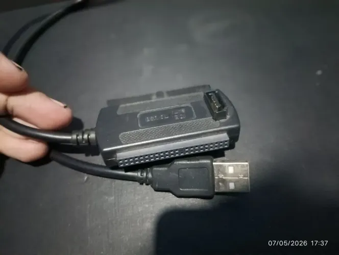 cabos variados HDMI USB adaptores sata