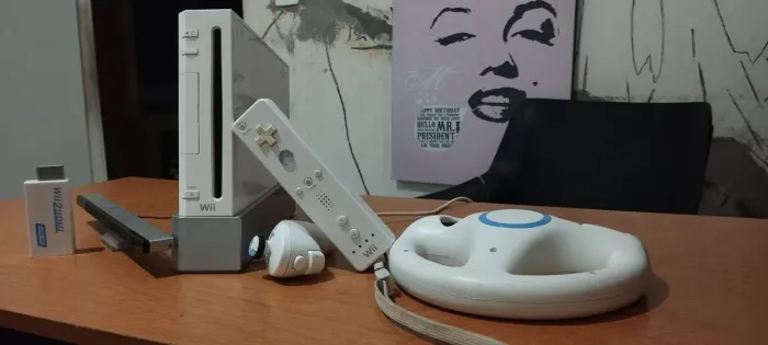 Nintendo Wii - Desbloqueado com Acessórios