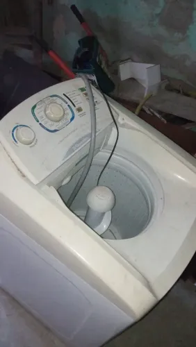 Máquina de lavar Eletrolux 10kg (detalhes na descrição)
