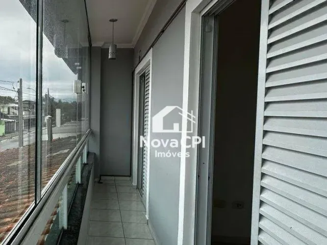 Sobrado com 3 Quartos para alugar no Boqueirão Praia Grande/SP
