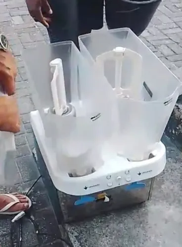 Refresqueira Venâncio 2 cubas 127v