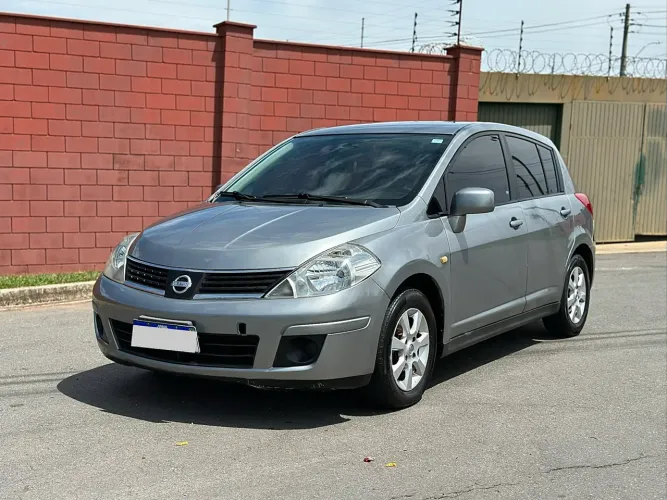 Nissan Tiida S 1.8/1.8 Flex 16V Mec. 2008