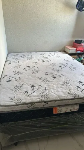 Cama box casal seminova