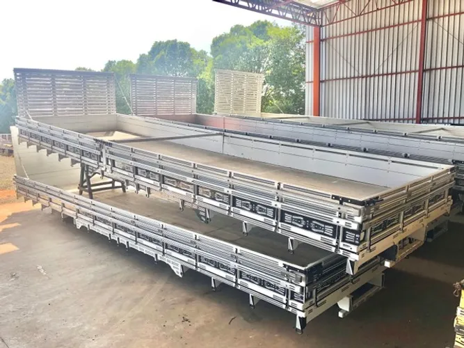 CARROCERIA MADEIRA BITRUCK 9,20M