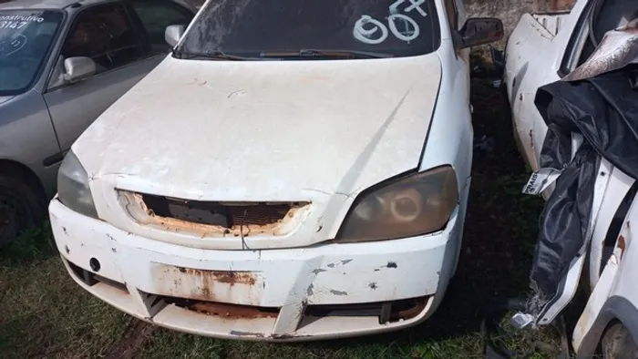 Sucata Astra HB 4P Elegance 2004 Disponível Para Retirada De Peças