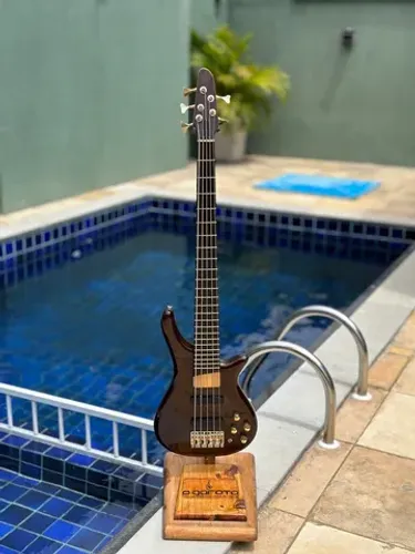 Baixo bass Colection japonês com circuito EMG bqc sistem 