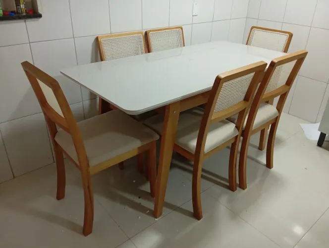 Mesa de Jantar - Madeira Maciça 6 lugares mallu