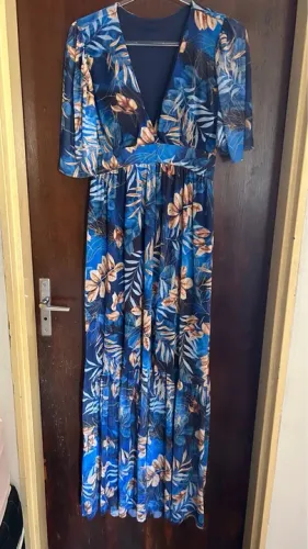 Vestido longo florido azul - tamanho GG, com forro até o joelho