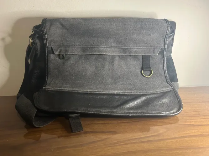 Mochila de Ombro Cinza