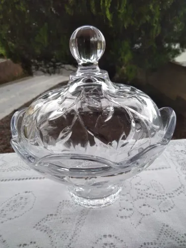 VENDO BOMBONIERE EM VIDRO NOVA 