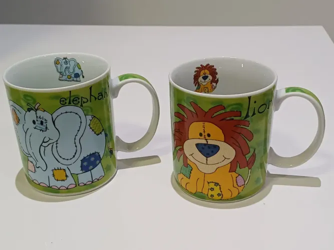 Canecas de Cerâmica com Leão ou Elefante