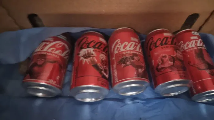 Latas de Coca-Cola Marvel