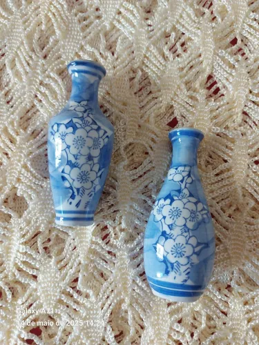 Vasos Decorativos Clássicos em Porcelana