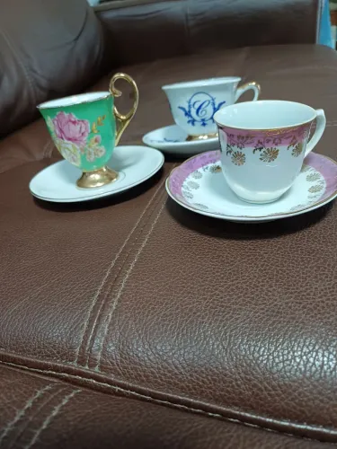 3 xicaras com pires. Porcelana Paraná e Sao Paulo.,  Lote c 6 peças. Antiguidade. 
