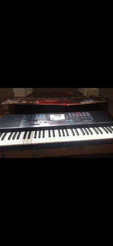 TECLADO PSR 220