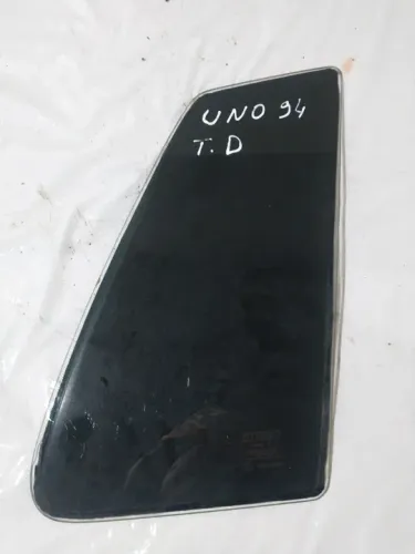 Vidro vigia lateral direito Fiat uno 94