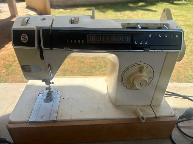 Máquina para costurar singer