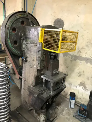 PRENSA EXCENTRICA 25 TON