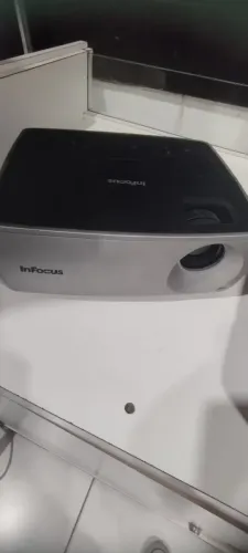 Projetor InFocus modelo IN2102EP