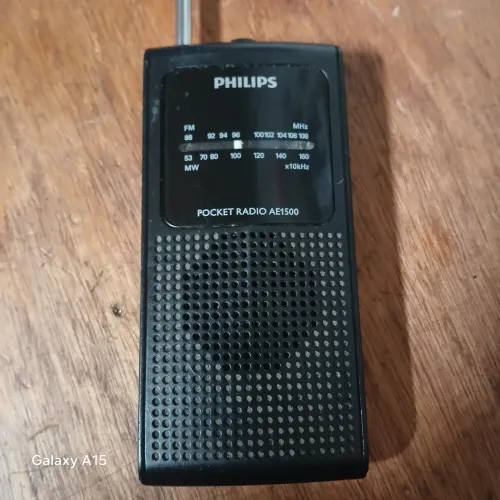 Vendo radinho a pilhas da marca Philips 