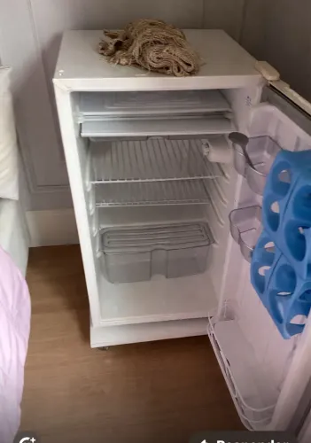 Frigobar cônsul 120 praticamente novo!!
