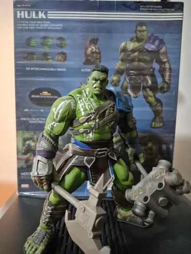 Mezco One:12 Hulk - Thor Ragnarok