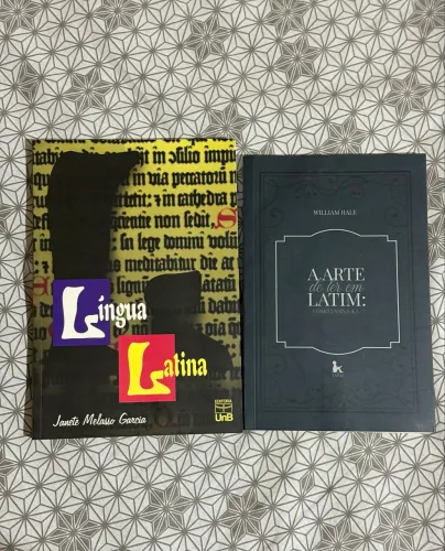 Combo de livros de Língua Latina