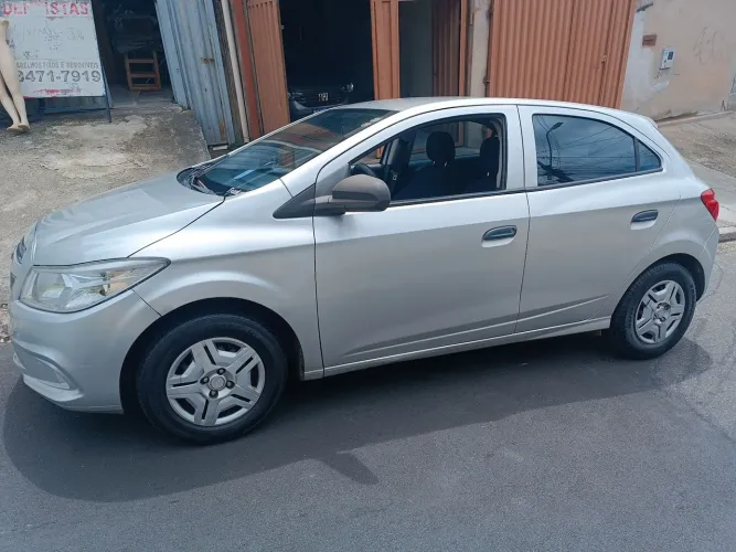 Chevrolet Onix JOY Hatch 1.0 8V Flex Mec. 4P 2018