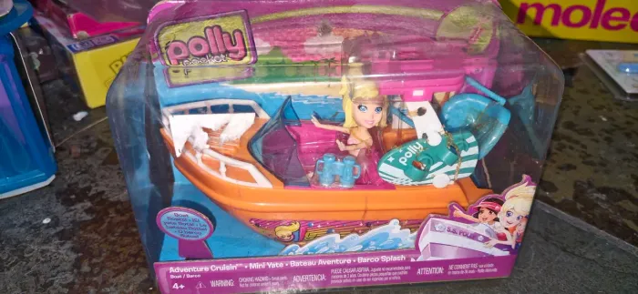 Boneca polly pocket no barco 