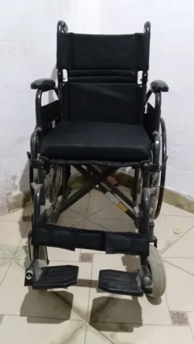 Cadeira de Rodas com assento acochoado