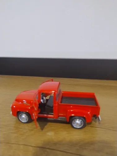 Miniatura Caminhão Ford F-100 Vermelho Brilhante