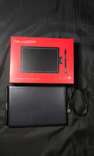 Mesa Digitalizadora Wacom One CTL-472 Pequena - Na Caixa