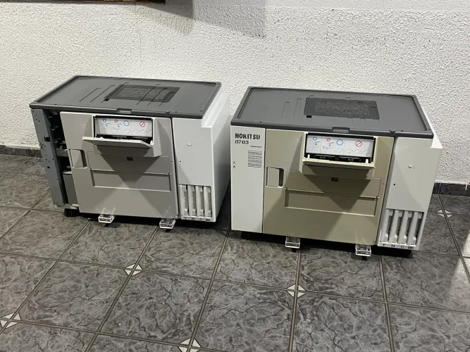 Impressora  de laboratório noritsu d703 defeito 