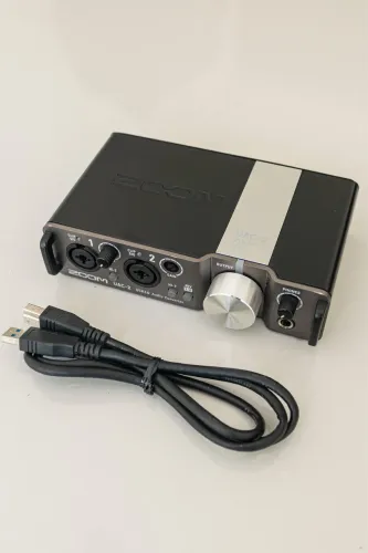 Interface de Audio Zoom UAC-02