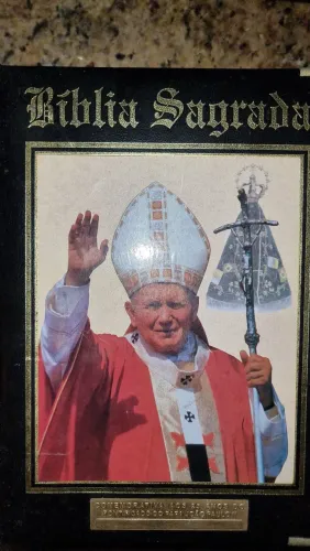 Biblia Sagrada comemorativa aos 25 anos do pontificado do Paoa João Paulo II