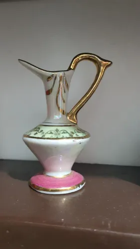 Mini Vaso antigo bibelô Vintage com Detalhes Dourados