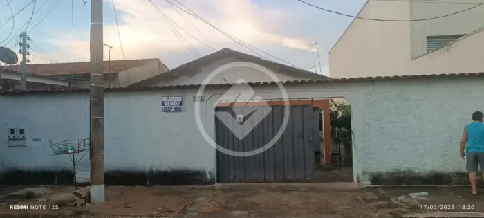 Goiânia - Casa no Setor Água Branca codigo: 110176