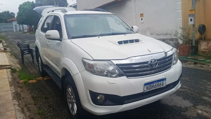 Hilux SW4 SRV4X4 Diesel AUT 2015