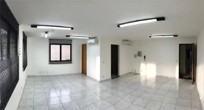 Salas à venda em Saúde - SP