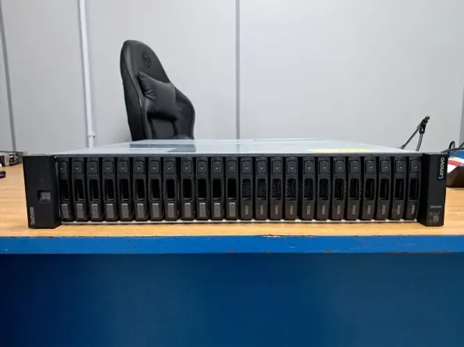 Servidor para Armazenamento de Dados - Storage Lenovo DE2000H