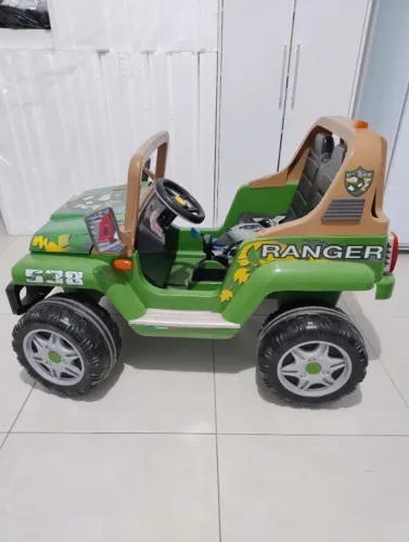 Carrinho Elétrico Infantil Jipe Ranger Peg-Pérego 12V - Usado