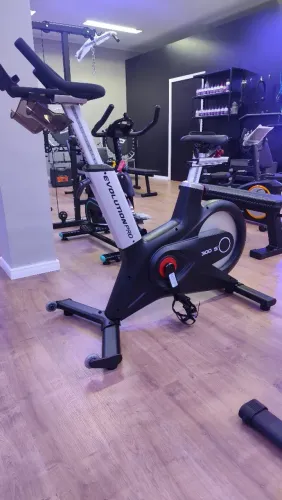Bike Spinning profissional S300