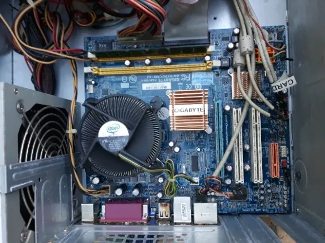 Placa mãe GIGABYTE FSB1066 - GA-945GCMX-S2
