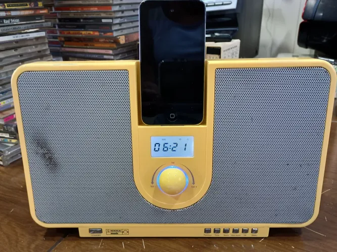 rádio alarme relógio nikkai iPod Aux