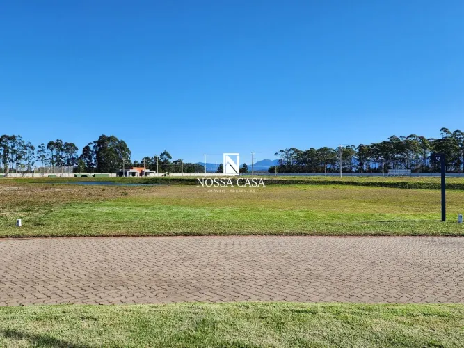 Terreno em condomínio fechado na praia em Torres/RS